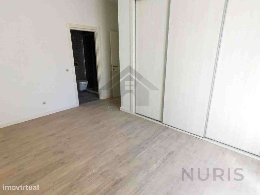 Apartamento T4 para Venda em Portimão-15
