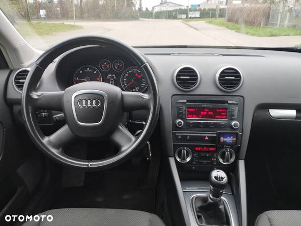 Audi A3 1.6 TDI Attraction - 16