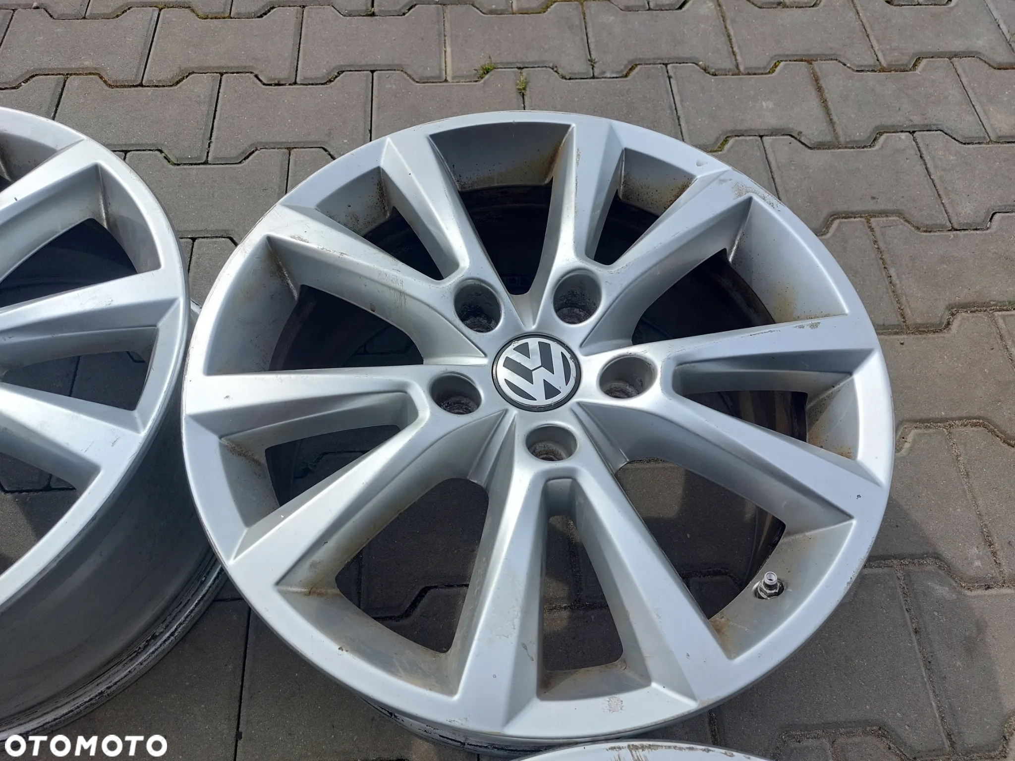 VW TOUAREG II CAYENNE FELGI ALUMINIOWE R18 8J ET53 5X130 PROSTE ! ORYGINAŁ - 4