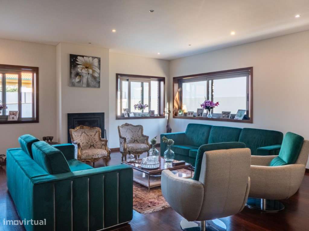 Moradia T6 com piscina em Viana do Castelo-9