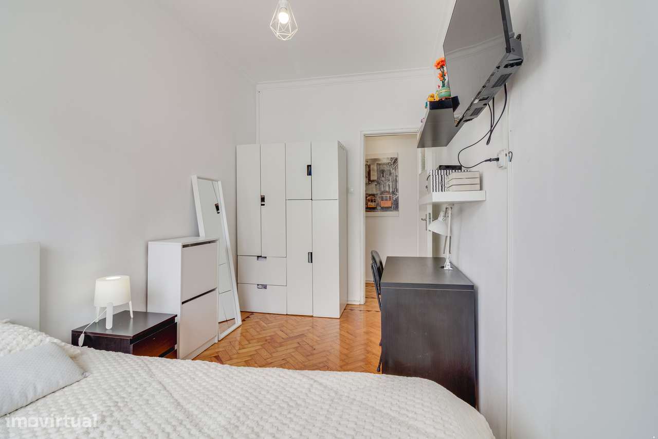 APARTAMENTO T3 | C/ ARRECADAÇÃO | ODIVELAS-9