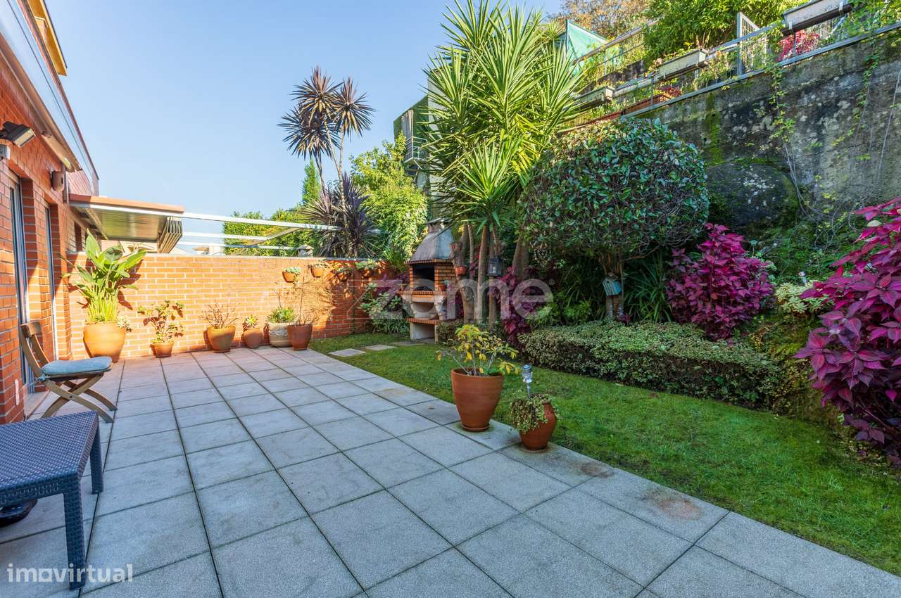 Moradia Geminada T3 em Aldão-20