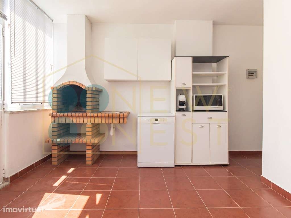 Apartamento T4 com Terraço, 3 varandas, 2 Parqueamentos e Arrecadaç...-55