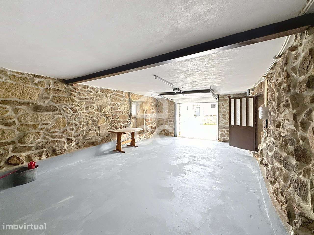 Moradia em Pedra Remodelada – Tranquilidade a Minutos de Chaves - Grande imagem: 5/22