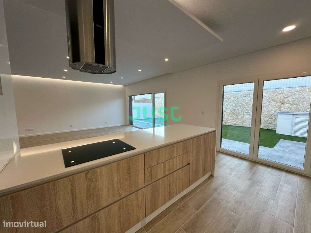 Moradia T3 nos Redondos - Fernão Ferro - Grande imagem: 2/14