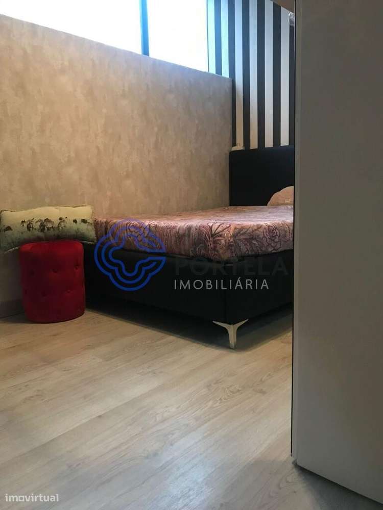 Investimento - Armazém com habitação t2 mais loja, em Canelas. - Grande imagem: 3/5