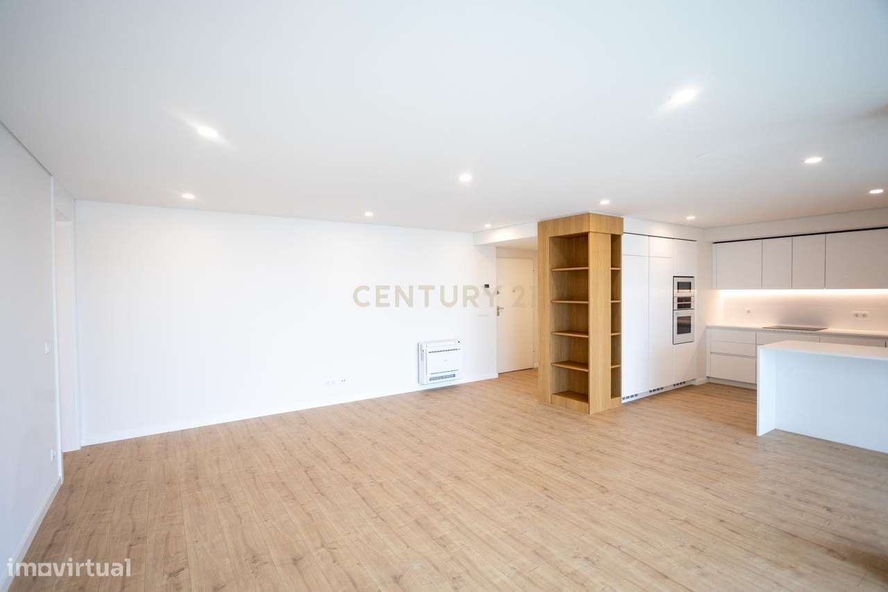 Apartamento T3 com estacionamento e piscina - Areeiro - Grande imagem: 3/17