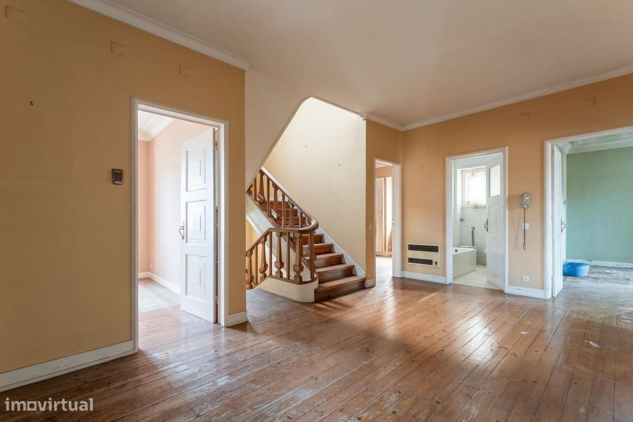 Moradia Isolada T9 com jardim, Restelo, Lisboa - Grande imagem: 3/33