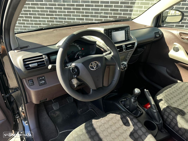 Toyota iQ 1.4 D-4D 2 EP+NAVI+Bluetooth - 10
