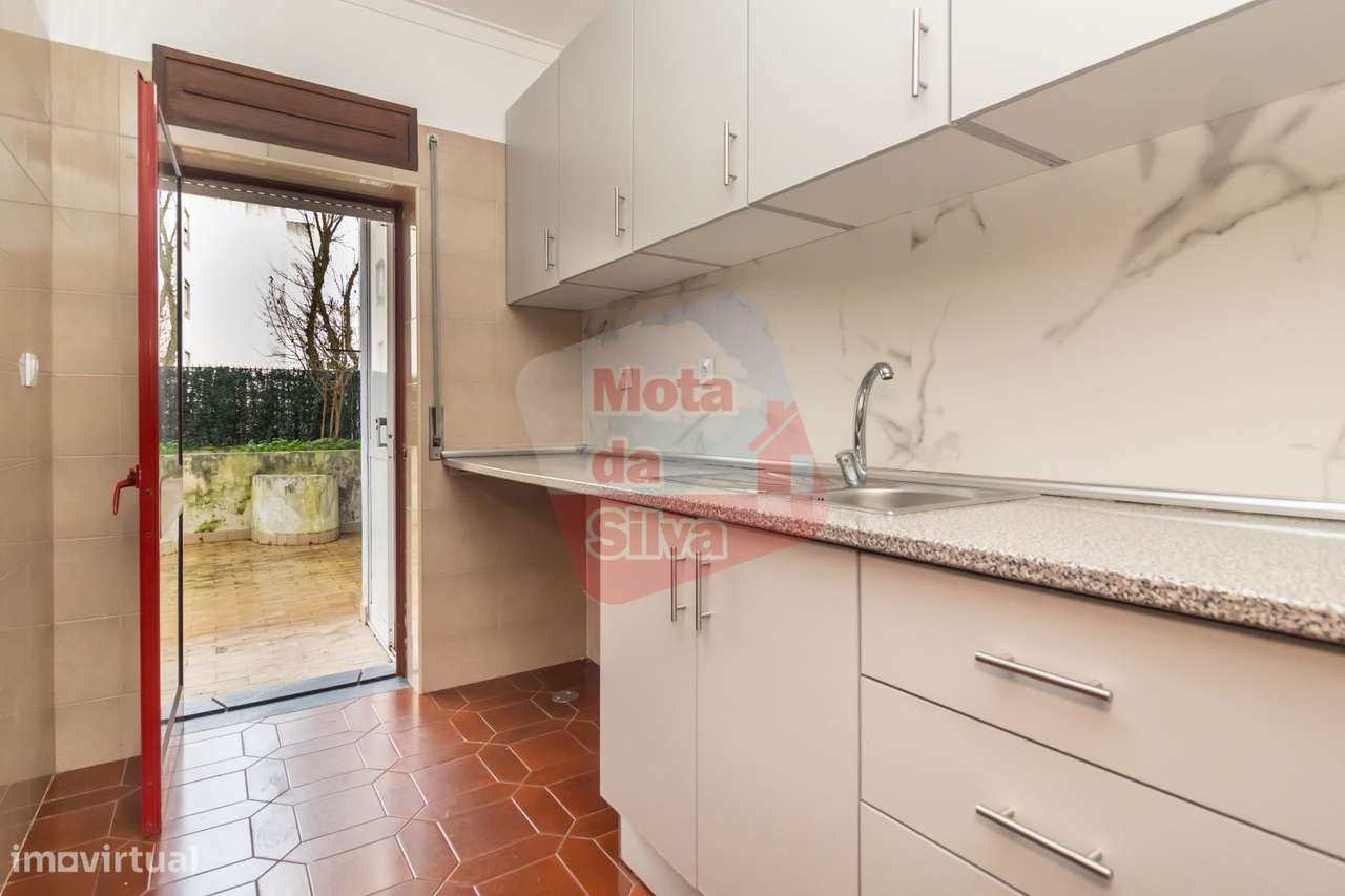 Excelente Apartamento 2 Assoalhadas no Funchalinho - Grande imagem: 4/22