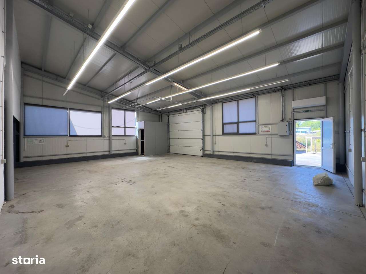 Hale/ depozite 54mp, 168mp, Fortus - semafor Mega Image - Imagine principală: 3/11