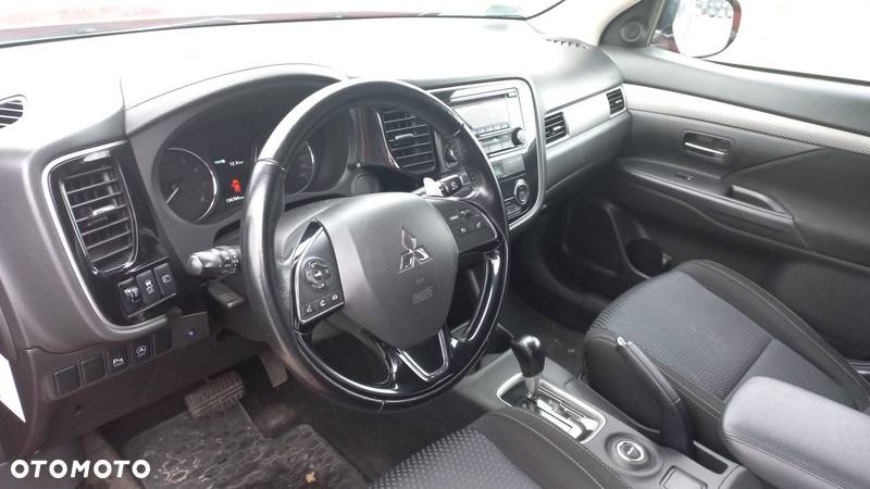 Mitsubishi Outlander 2.0 Intense 2WD CVT - 16