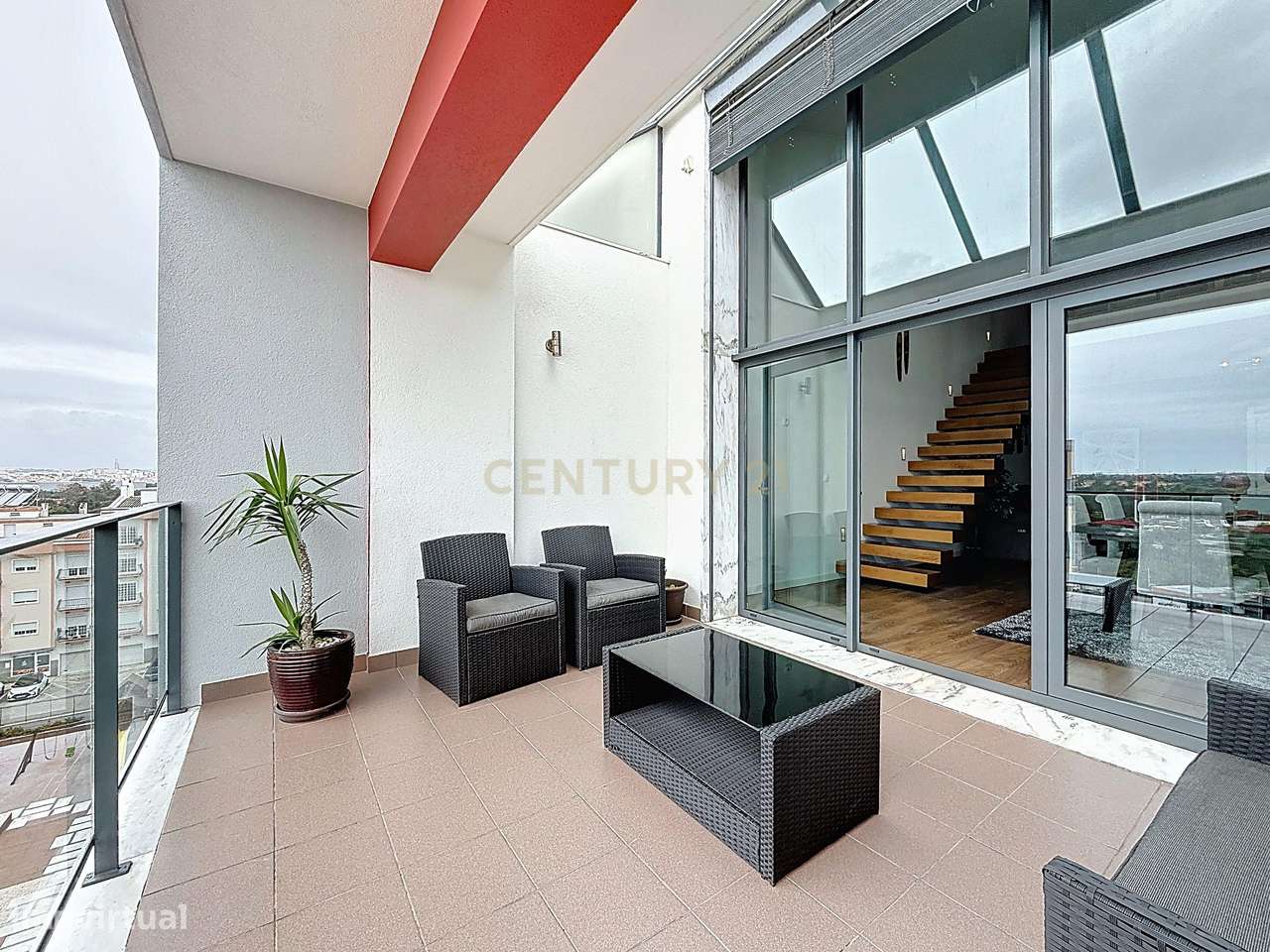 Luxuoso Duplex T4+1 em Amora, Seixal com Vista Panorâmica-8