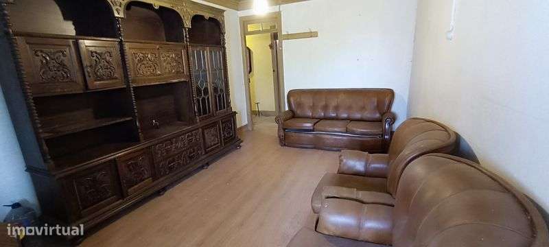 Moradia R/C e 1° andar com garagem  e terreno - Grande imagem: 4/11