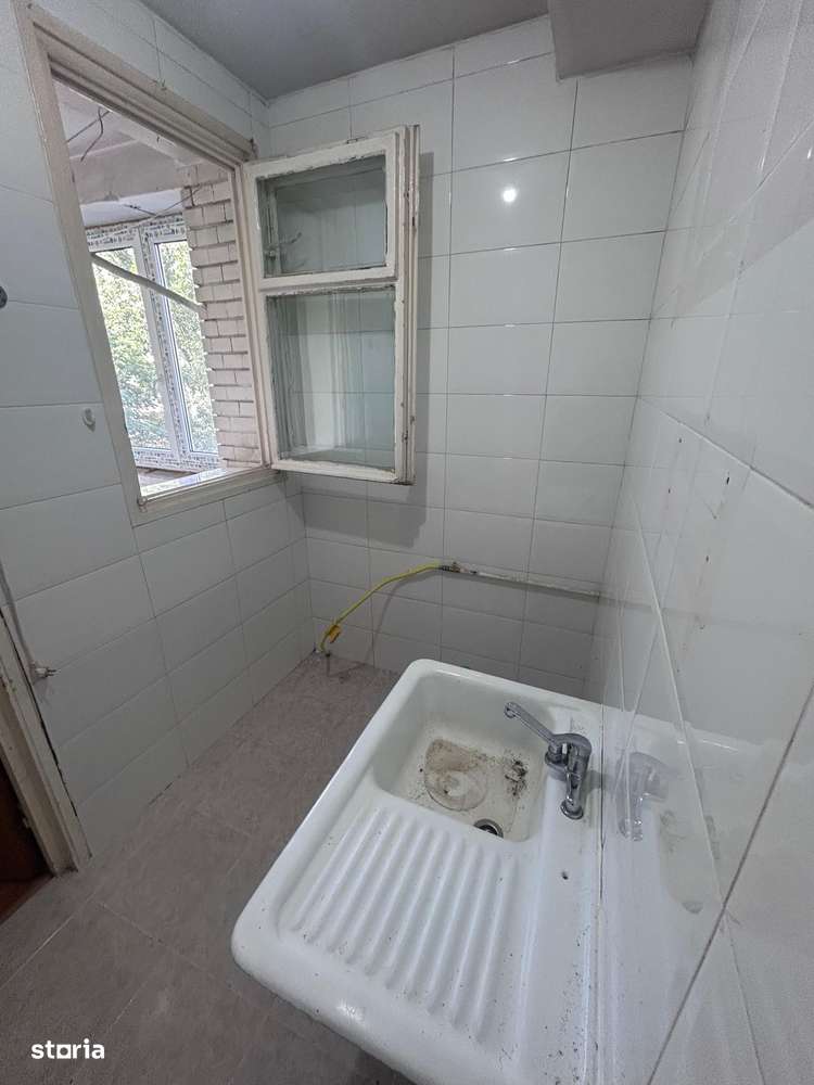 Garsoniera de vânzare Policlinica Titan etaj 3-6