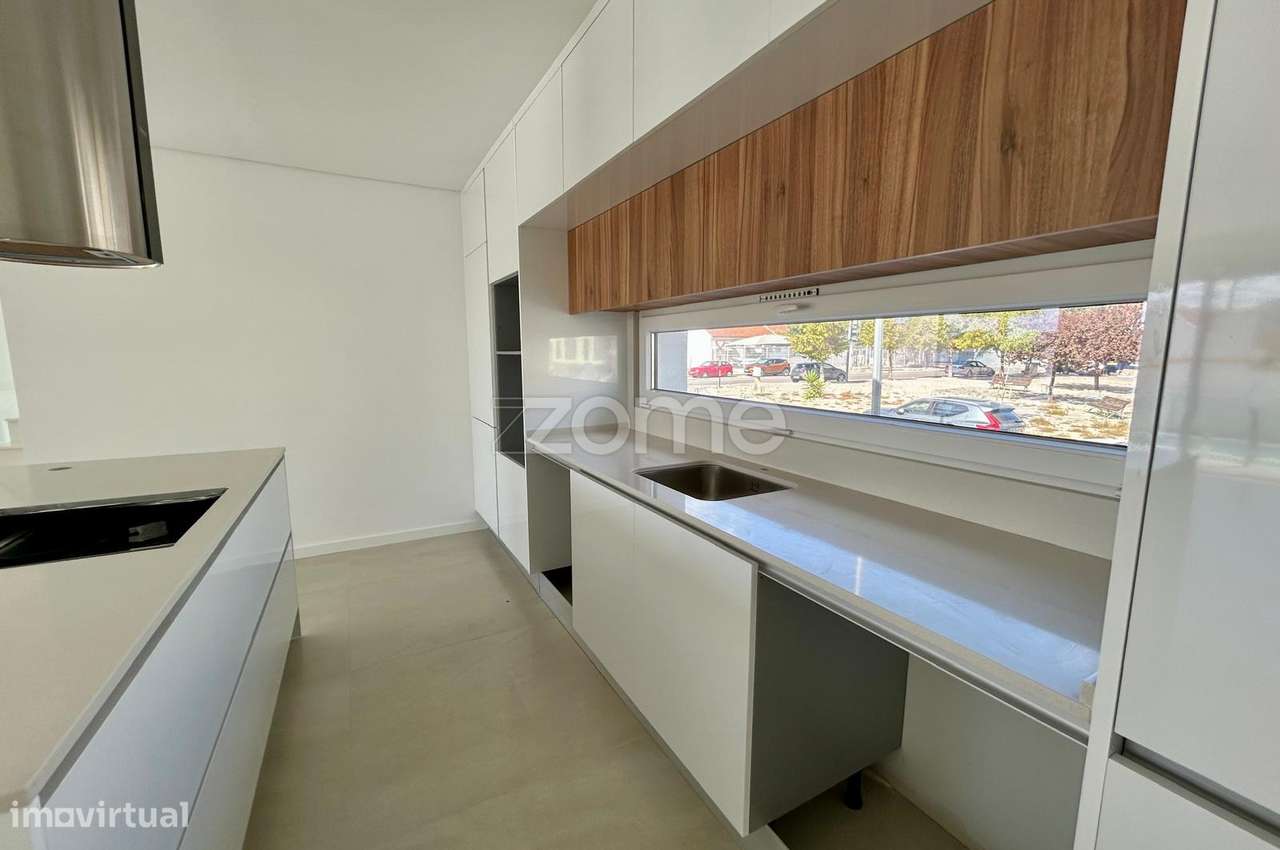 Moradia T4 com piscina e garagem à venda perto de Lisboa - Grande imagem: 2/30