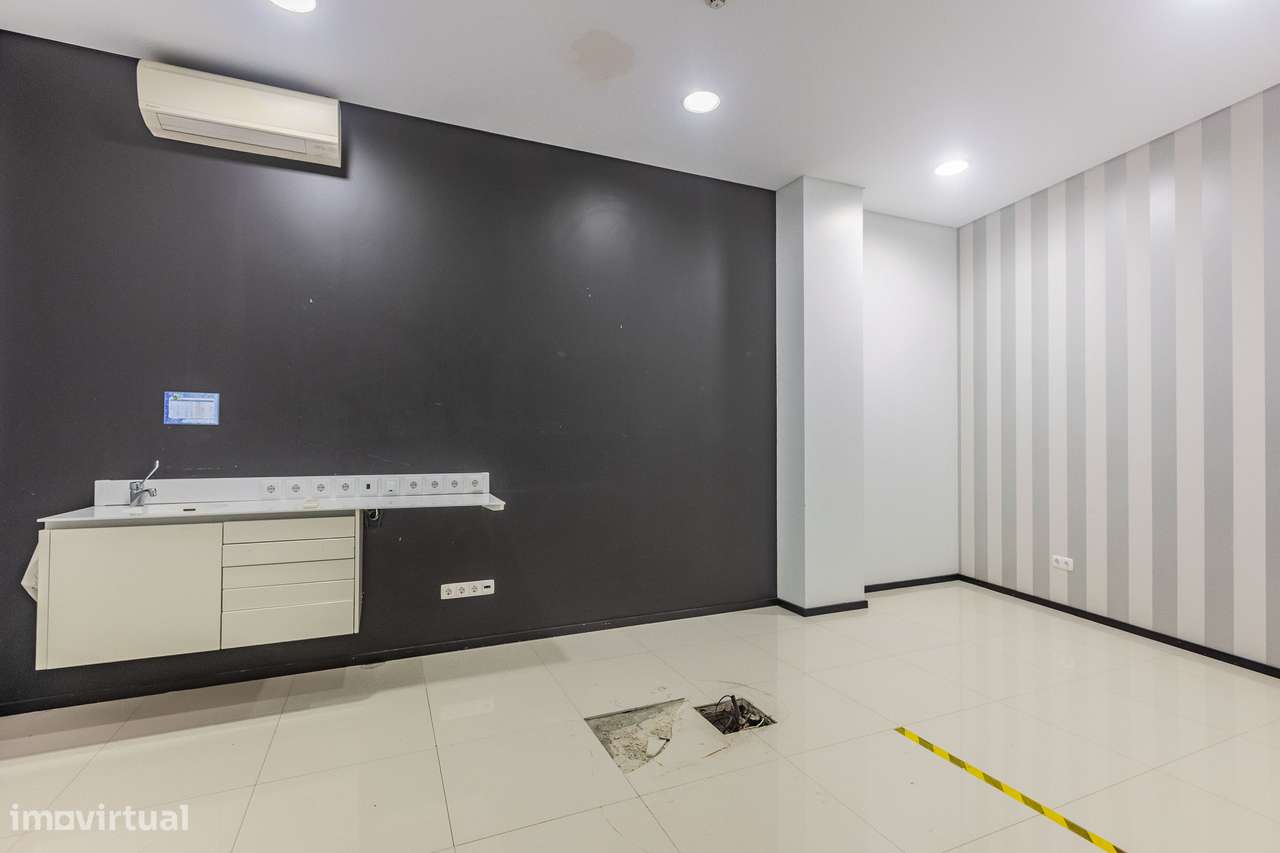 Escritório - Zona Premium Ponta Delgada - Grande imagem: 5/19