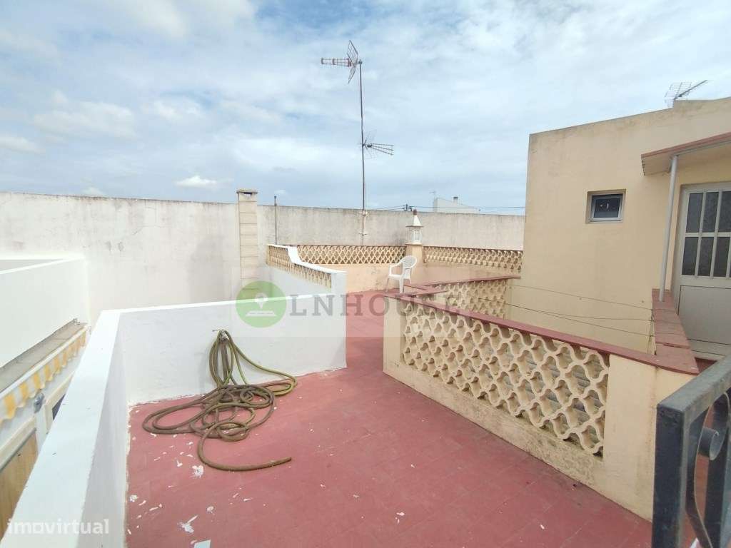 Moradia T2+2 com quintal e terraço, Azinhal-36