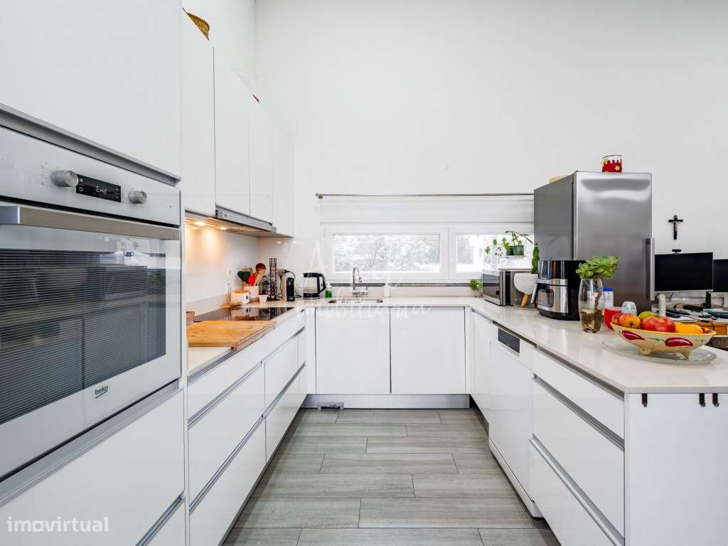 Moradia V2 Térrea a 10 minutos da Praia-6