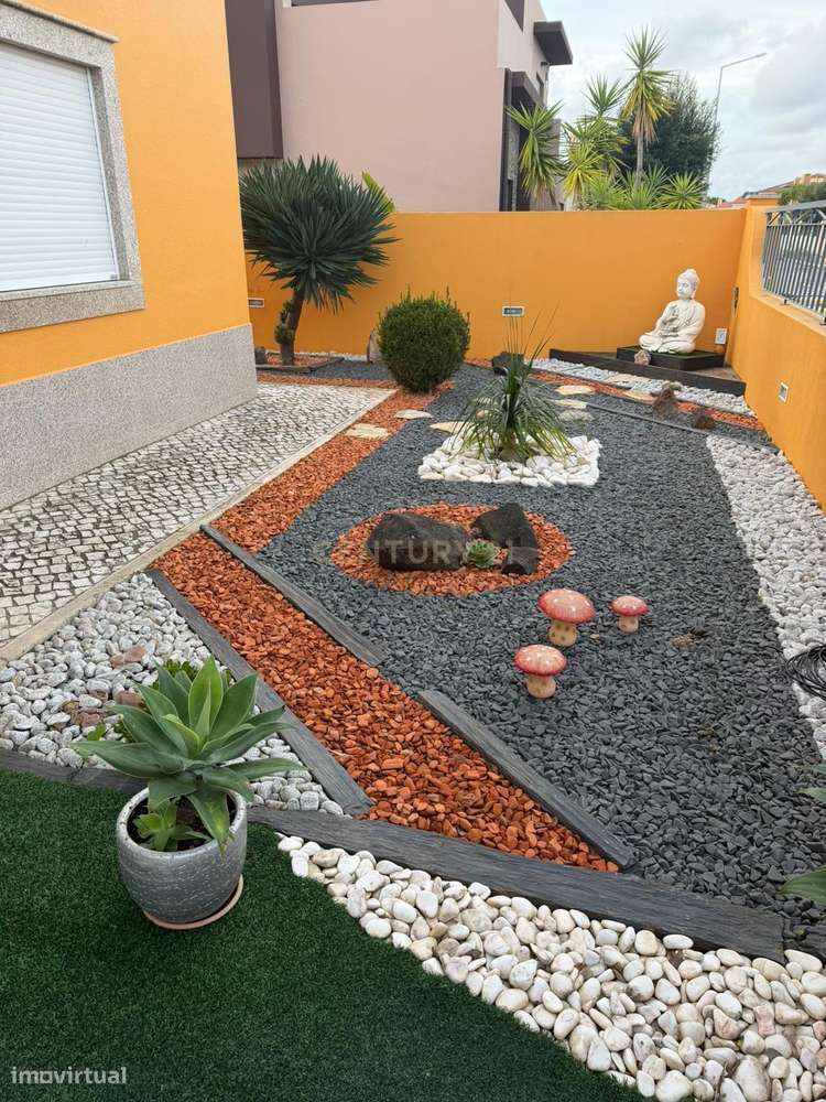 Moradia em Azeitão T4+2, Piscina, 3 suites em rua sem saída - Grande imagem: 5/5