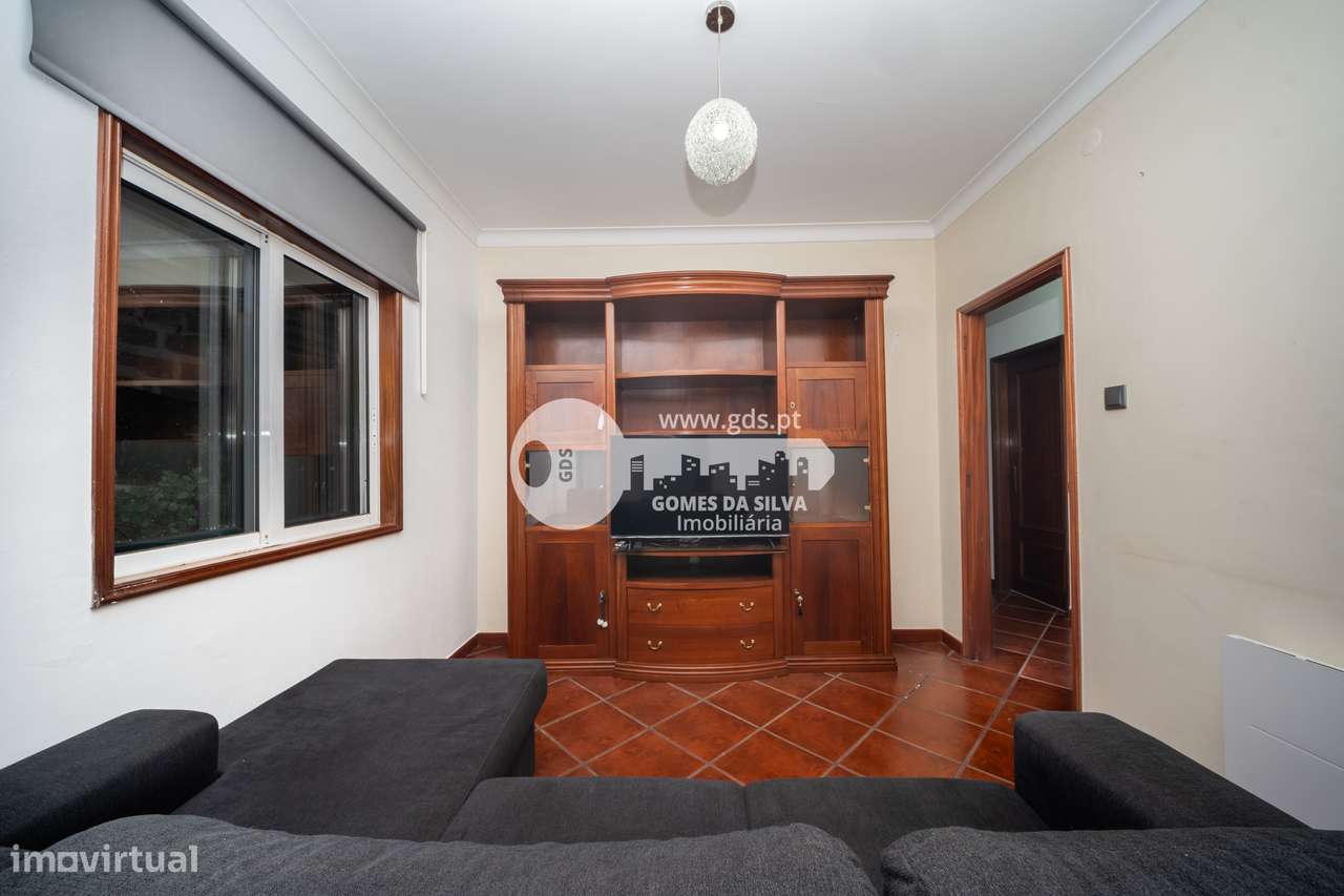 Moradia T3 com estabelecimento comercial em Dume, Braga-22