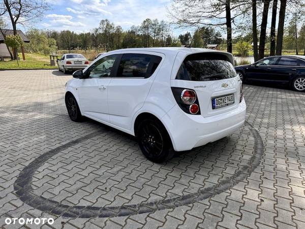 Chevrolet Aveo 1.6 LTZ - 10