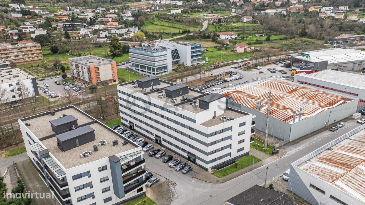 Apartamento T2 Semi-novo, em Tenões-22