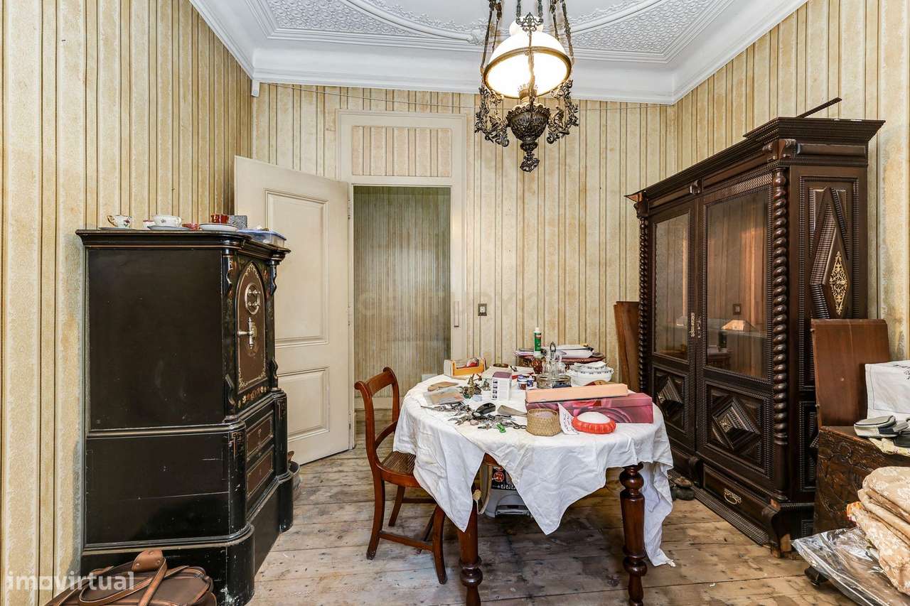 Prédio de Uso Misto no Centro Histórico de Odivelas – Habitação + Comé-11