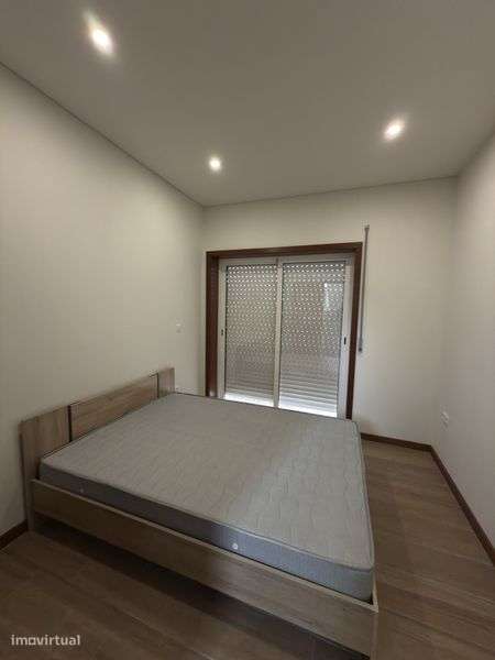 Arrenda se T2  em moradia convertida em 2 apartamentos - Grande imagem: 5/12