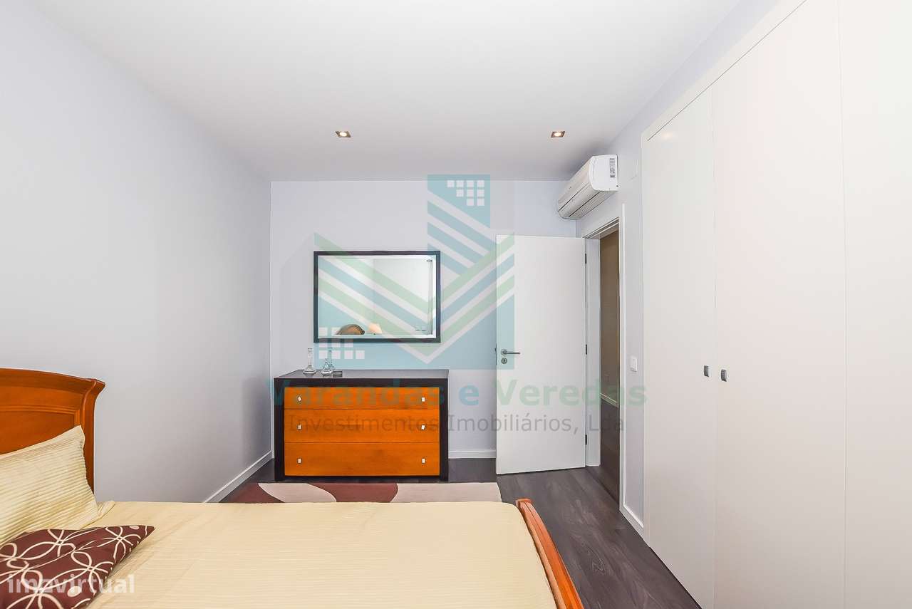 Moradia de luxo T5 com piscina e anexo-40