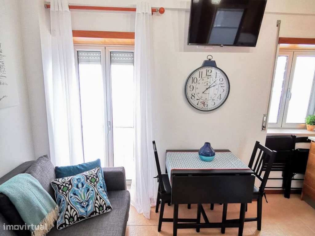 Apartamento T1 mobilado e equipado no centro histórico da Nazaré a ...-2