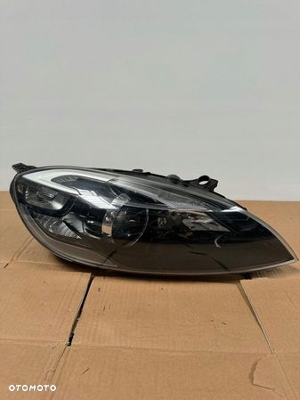 LAMPA PRAWY PRZÓD XENON VOLVO V40 II 2012-2018 31283335 - 1