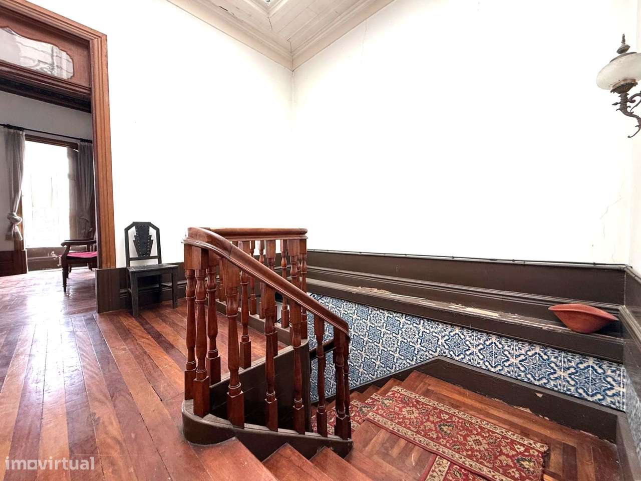 Moradia de Traça Apalaçada com Lojas  no Centro Histórico de Ovar-53