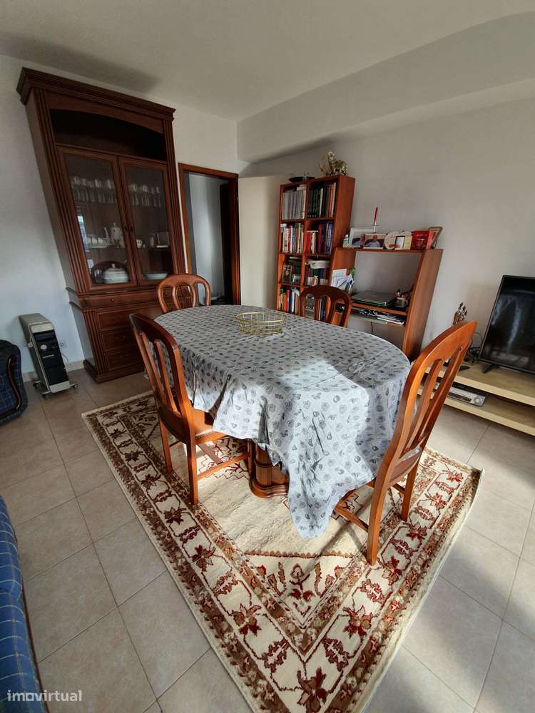 Apartamento T2, junto ao Centro Comercial Colombo, Lisboa