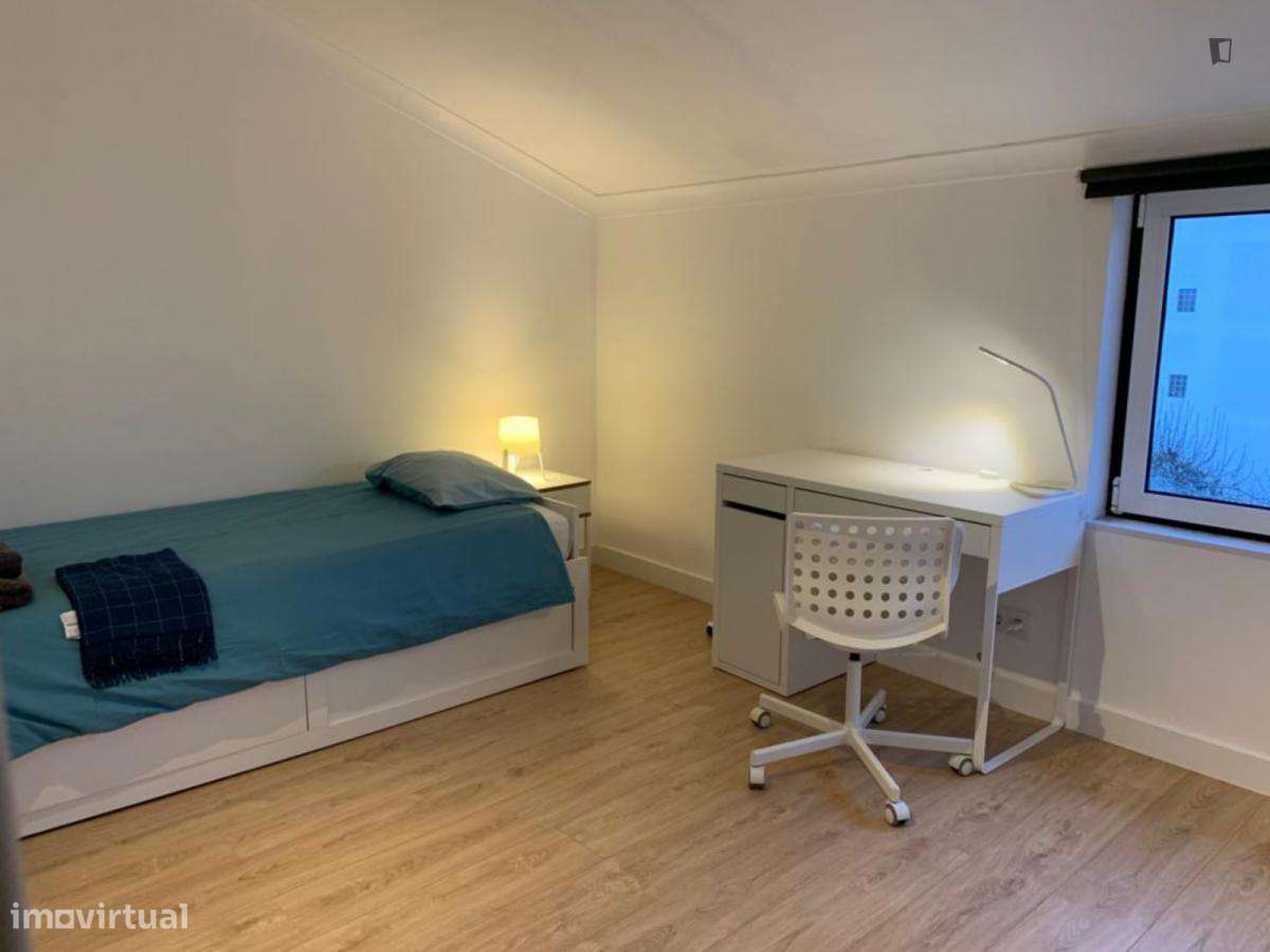 Quarto - localizado em Setubal - Grande imagem: 4/6