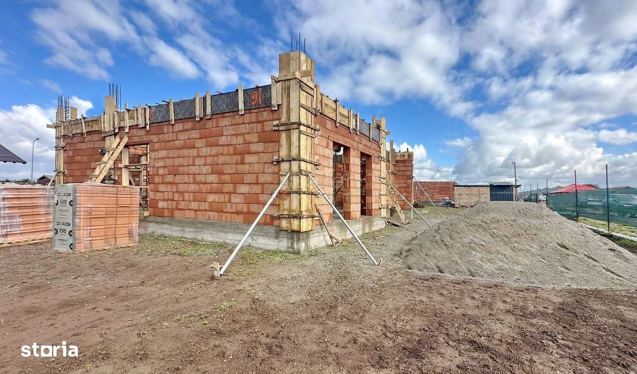 Structura Generoasa Zona Linistita - Imagine principală: 2/20