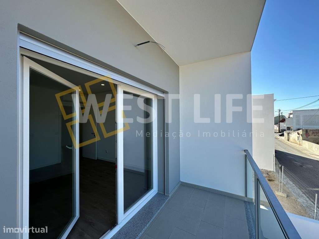 Moradia T3+1 NOVA com Suite e jardim com vista desafogada, ótima ex... - Grande imagem: 2/24