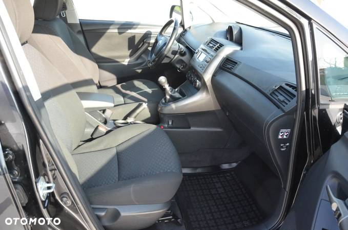 Toyota Verso 1.6 Active 7os - 17