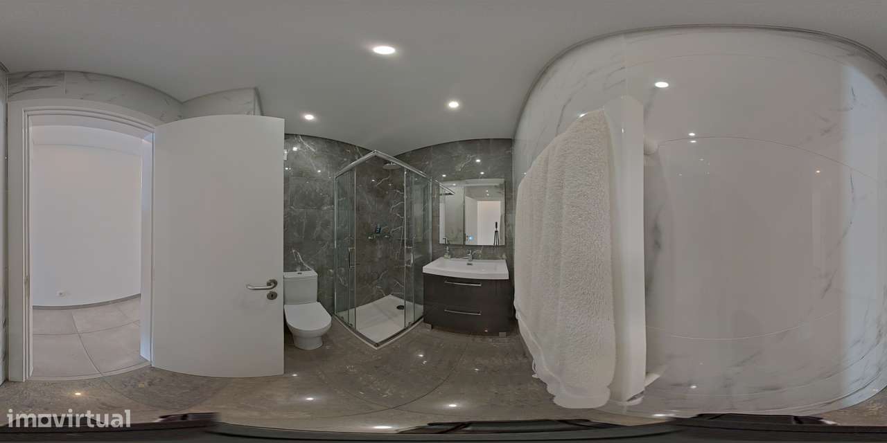 Apartamento T3 Renovado com Vista Mar e Terraço em Armação de Pêra-49