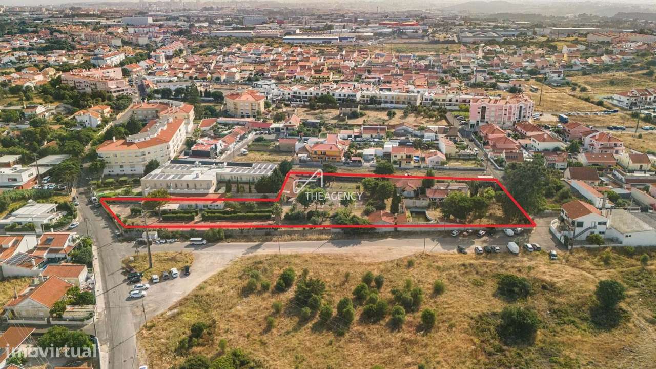 Terreno Urbano de três frentes ao lado da Beloura - Grande imagem: 5/9