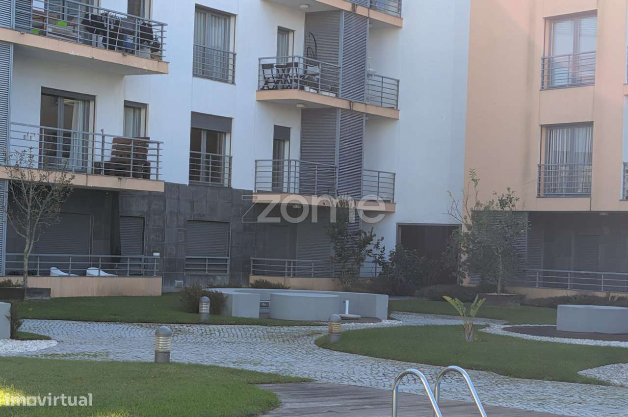 T2 para Arrendar num Condomínio com Piscina em Benfica - Grande imagem: 3/43