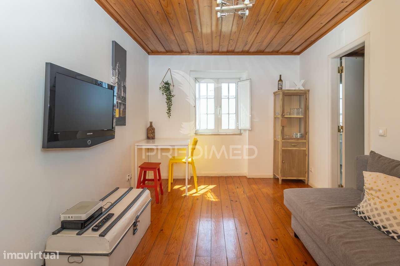 OPORTUNIDADE ÚNICA EM ALFAMA: T1 Remodelado e Pronto a Habitar - Grande imagem: 2/25