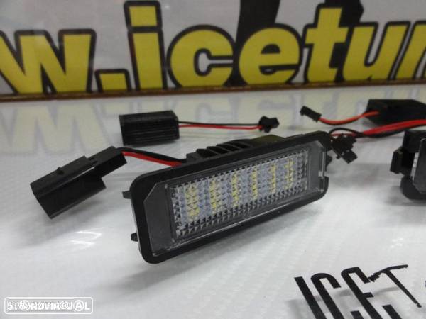 Suporte De Lampada De Matricula Com Led Branco Seat Altea, Altea XL, Exeo, Exeo ST, Ibiza 6J, Leon 1P, Bentley Continental Flying, GT, GT speed, GTC speed, Porsche Carrera GT, 911 Carrera 996, 997, GT2, GT3, 987, Cayene 9PA, Cayman 987C, Boxster, Audi TT,  VW Polo 6N2, 9N,9N3, Beetle, Passat B6, B7, EOS, Golf 4, 5, 6, 7, Lupo, Passat 3C, CC - 7