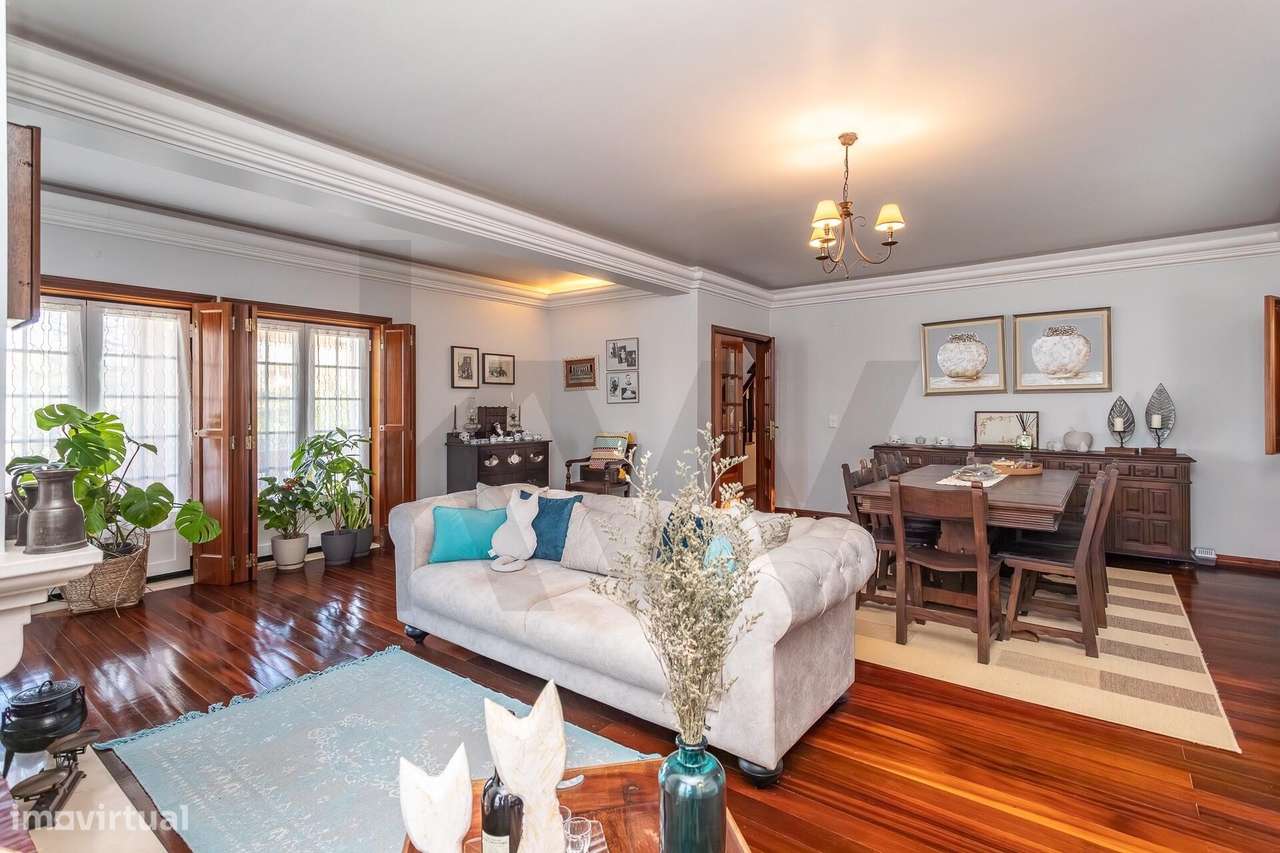 Moradia T3 isolada com 326 m2 inserida num terreno de 790 m2, piscina, - Grande imagem: 4/60