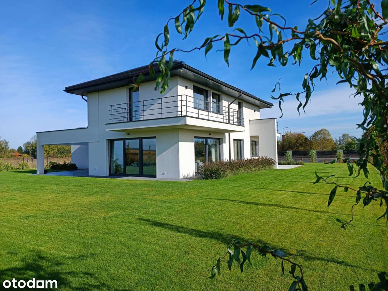 Sprzedam nowoczesny dom w stylistyce podmiejskiej zabudowy willowej. - Pełny obrazek: 4/8