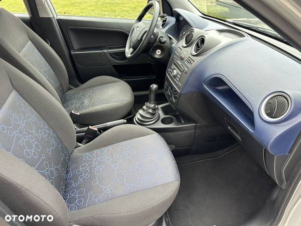 Ford Fiesta 1.3 Ambiente - 25