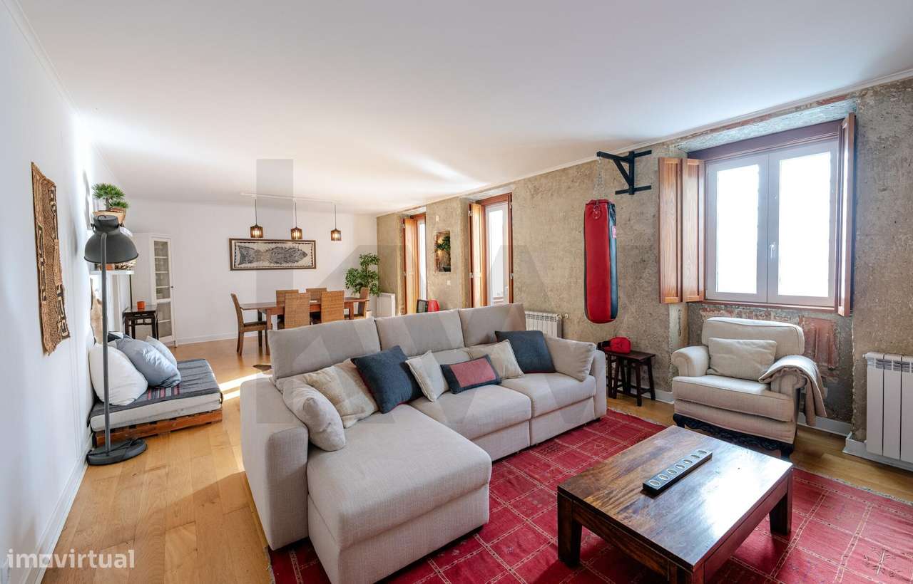 Moradia Familiar no Restelo, a Dois Passos do Tejo – Arrendamento Mobi - Grande imagem: 2/25