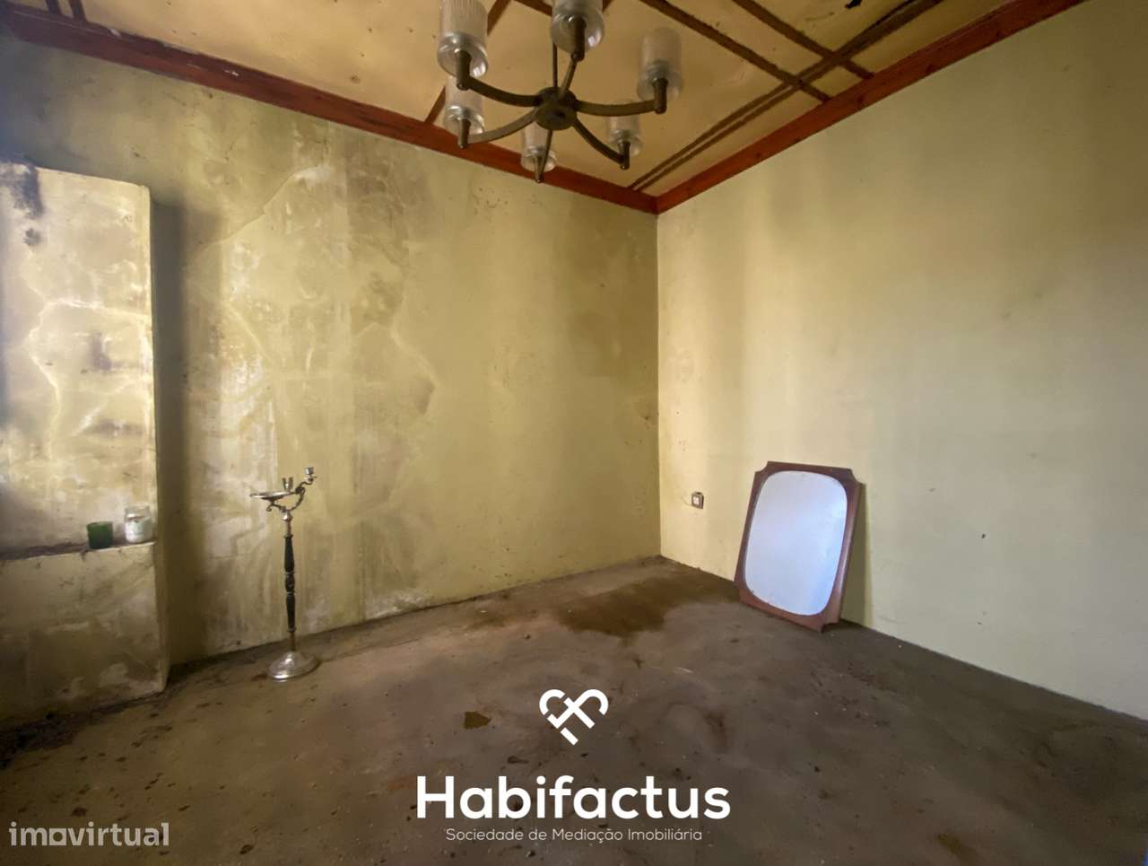 MoradiaT2 para remodelar em Nelas - Grande imagem: 5/10