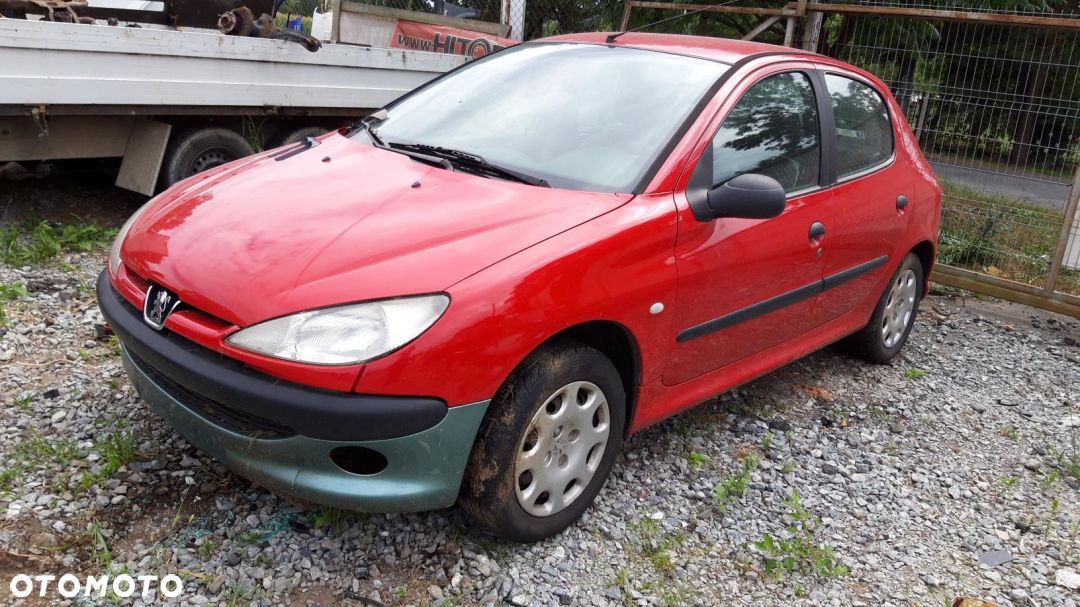 części Peugeot 206 I 1998-03 Hatchback 5 - 3-drzwi 1.1 1.4  Manual 60 KM czarny czerwony - 1