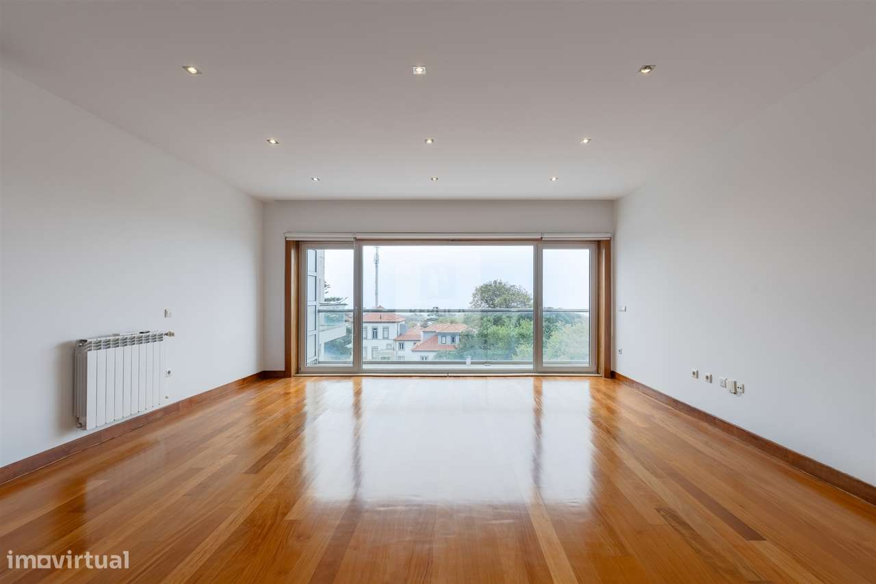 Apartamento T3 com Varanda e Vista de Mar em Arcozelo - Grande imagem: 2/25